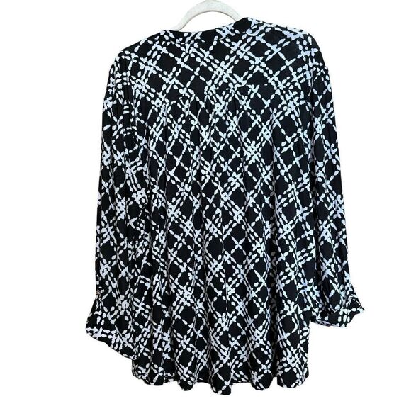 Cocomo Top Womens 3X Black White Multicolor Print Stretch Roll Tab Sleeve Blouse - Picture 5 of 8